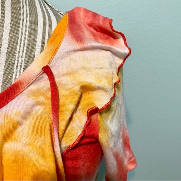 Tie-dye top Size Medium - Picture 6 of 7